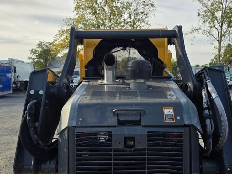 2022-deere-333g-image-21