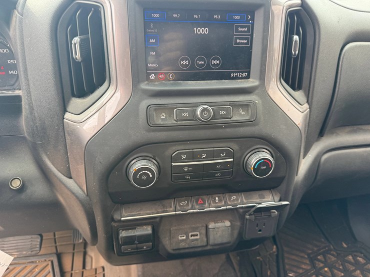 2021-chevrolet-silverado-2500hd-image-19