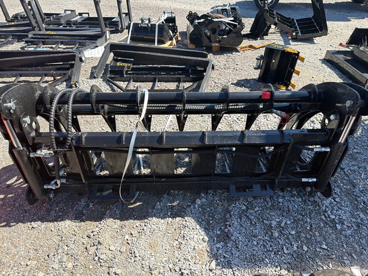 #848-•-future-72”-skid-steer-grapple-image-2