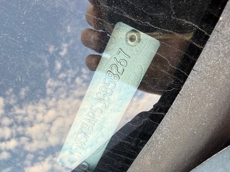 2018-ford-explorer-image-65