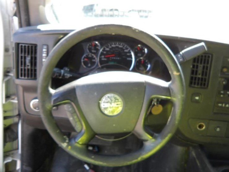 2016-utility-van-image-21