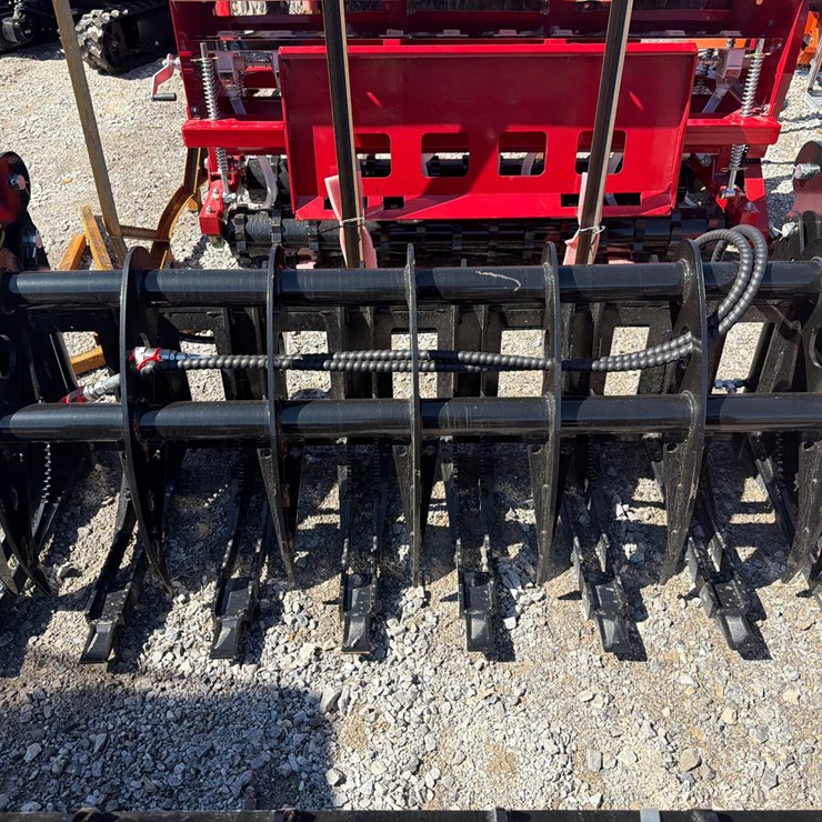 #848 • Future 72” Skid Steer Grapple