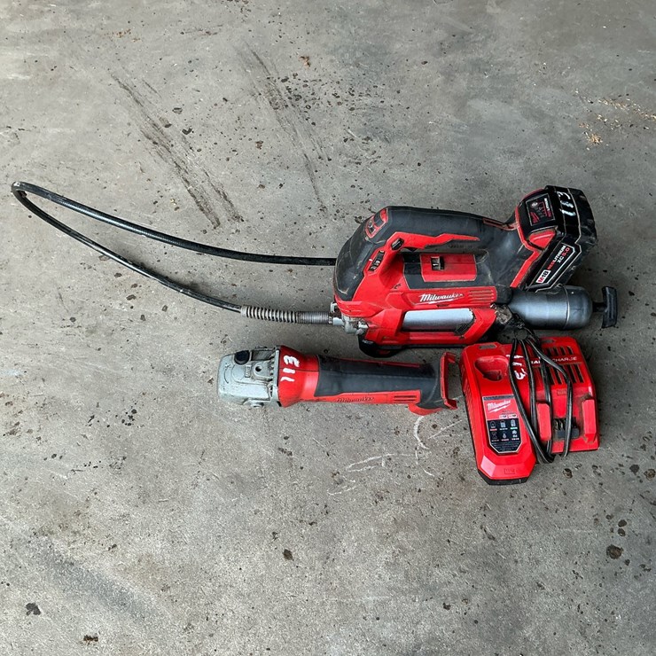 #113 • Milwaukee M18 Cordless Grease Gun , 4-1/2" Angle Grinder), Rapid Charger & XC 5.0 Battery