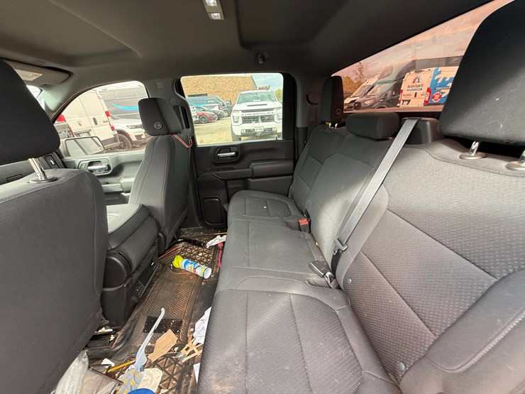 2021-chevrolet-silverado-2500hd-image-22
