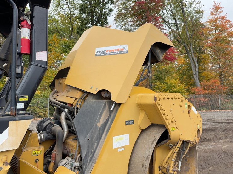 2011-caterpillar-cb64-image-17