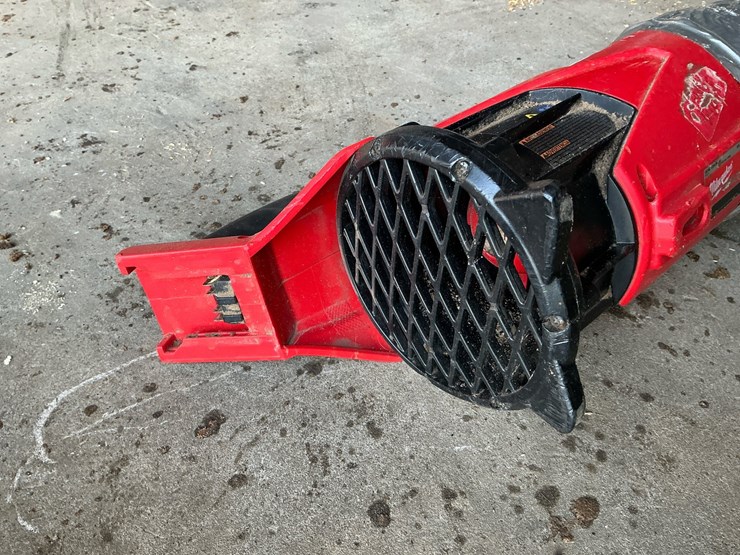 #109-•-(2)-milwaukee-m18-fuel-2724-20-cordless-handheld-blowers-image-9