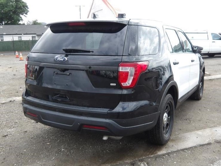 2019-ford-explorer-image-3