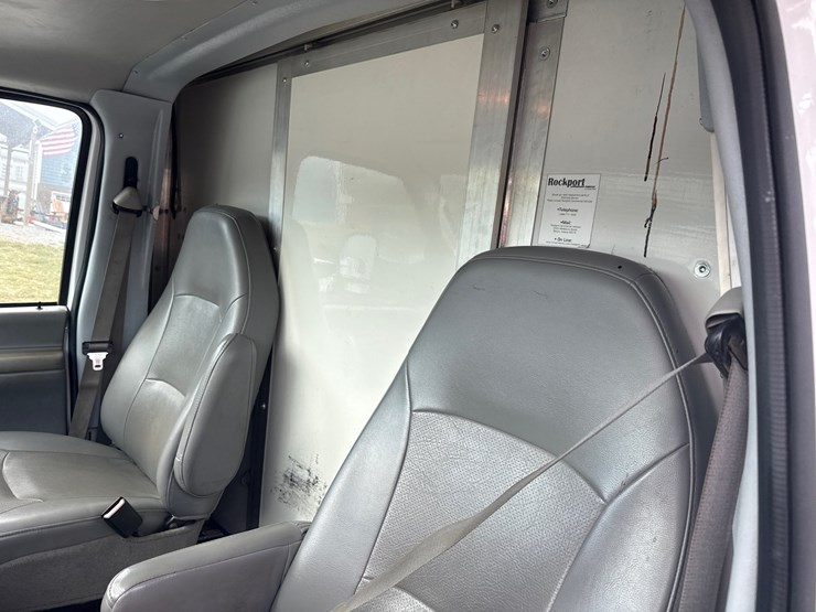 2005-ford-e350-image-8