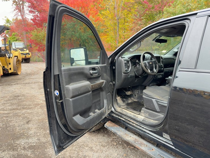 2020-chevrolet-silverado-2500hd-image-22