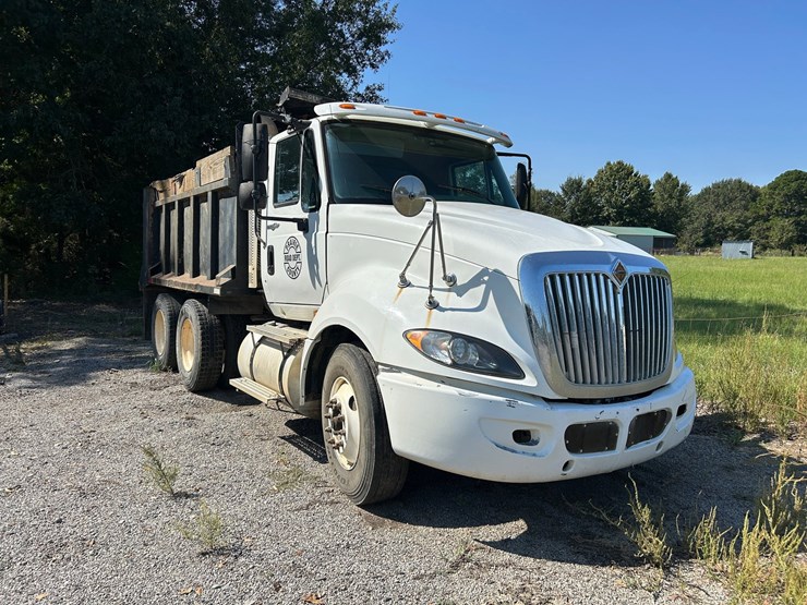 2011-international-prostar-image-2