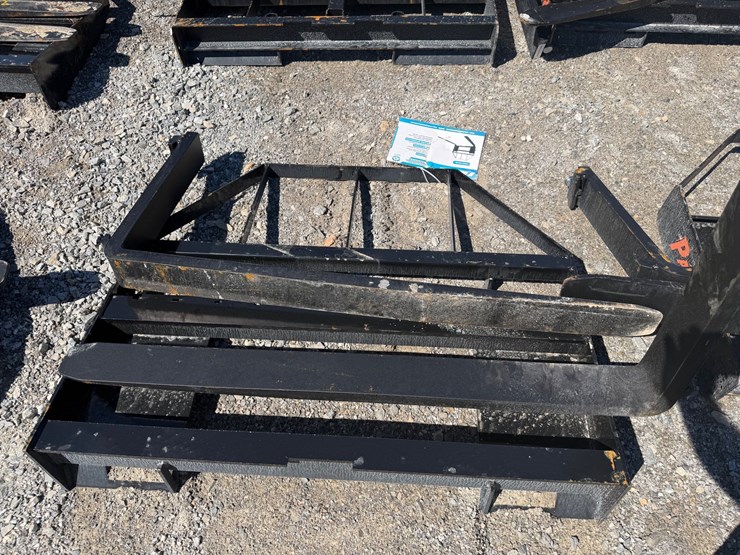 #817-•-agt-48”-skid-steer-pallet-forks-image-1