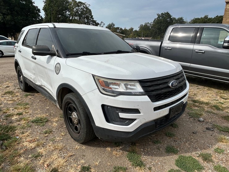 2018-ford-explorer-image-2