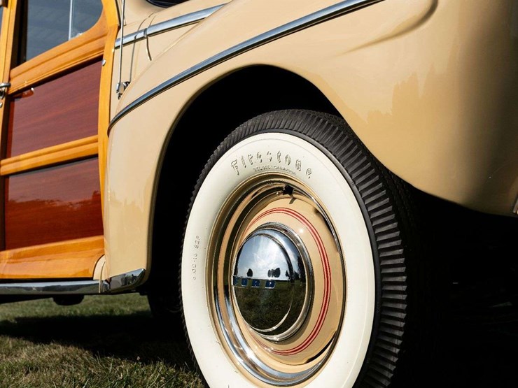 1947-ford-super-deluxe-woody-wagon-image-101