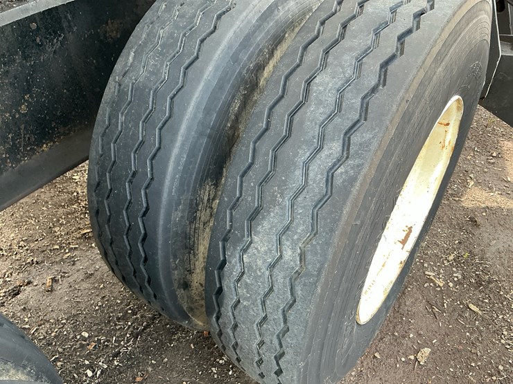 deere-335c-image-46