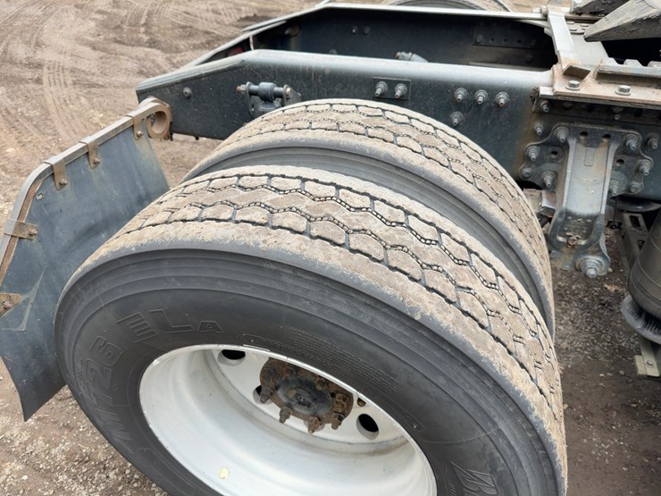 2018-mack-pinnacle-cxu613-image-16