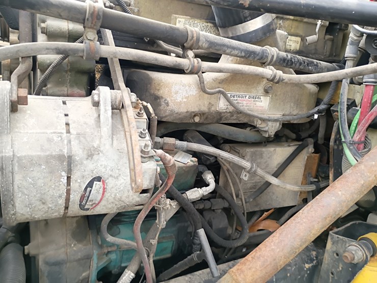 2003-freightliner-fl106-image-15