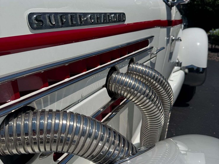 1936-auburn-852-supercharged-boattail-speedster-image-10