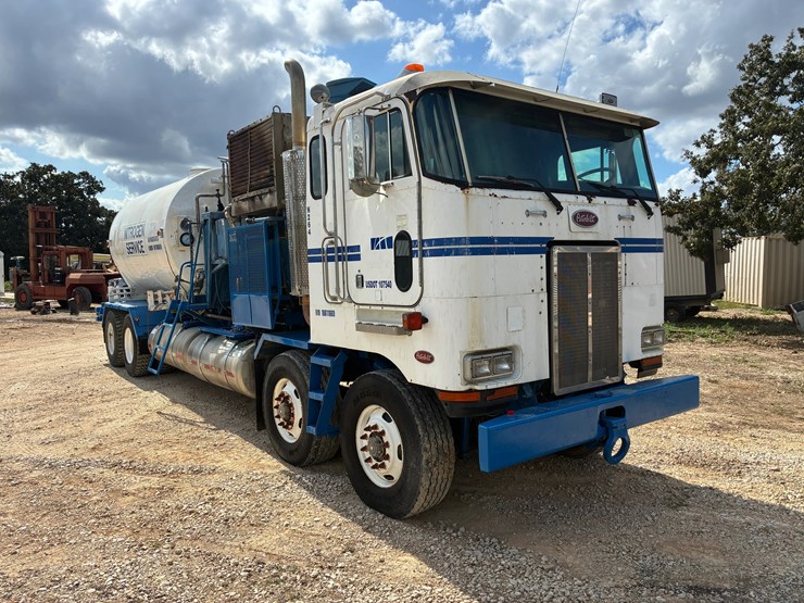 2001-peterbilt-362-image-6
