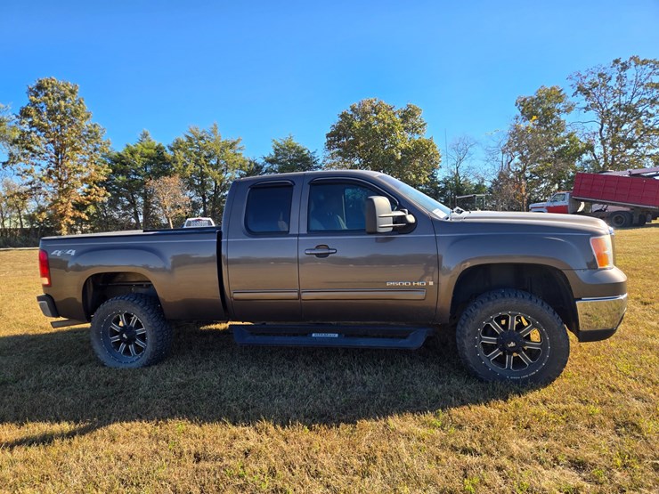 2008-gmc-sierra-2500hd-image-16