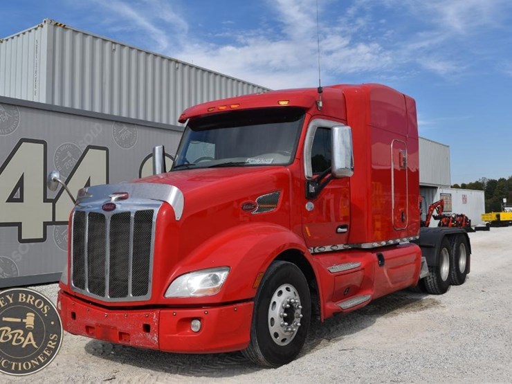 2014-peterbilt-579-image-2