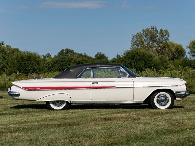 1961-chevrolet-impala-convertible-unrestored-original-image-2