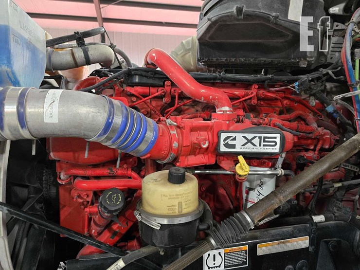 2019-peterbilt-579-image-27