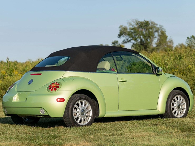 2005-volkswagen-new-beetle-gls-convertible-16,500-original-miles-image-6