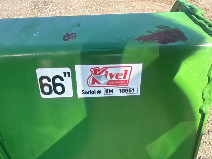 2022-john-deere-3043d-image-12