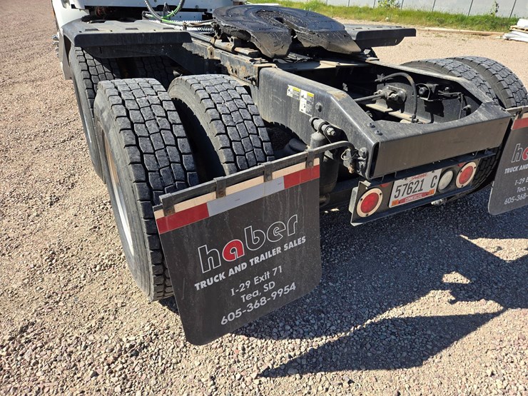 2018-peterbilt-579-image-30