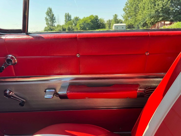 1961-chevrolet-impala-convertible-unrestored-original-image-102