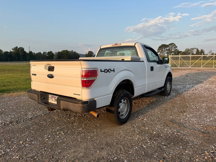 2014-ford-f150-xl-image-3
