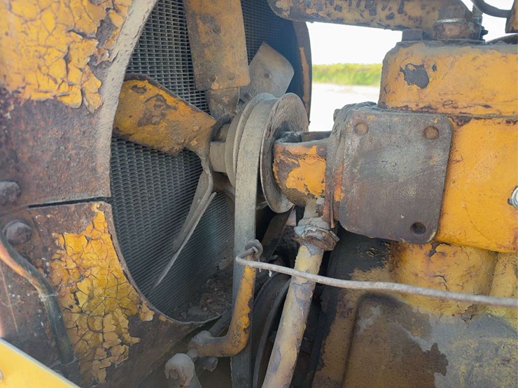 caterpillar-ten-image-21