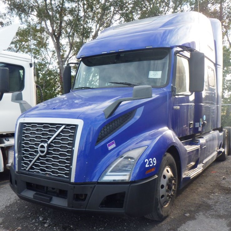 2019 VOLVO VNL860