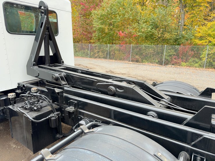 1999-kenworth-t300-image-16