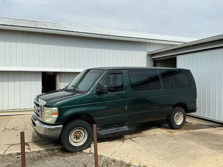 2009-ford-e350-image-1