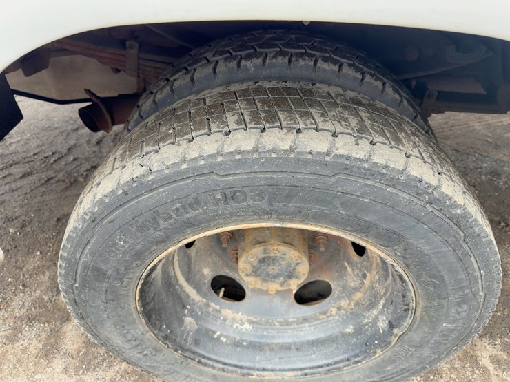 2013-ford-f550-xl-image-9