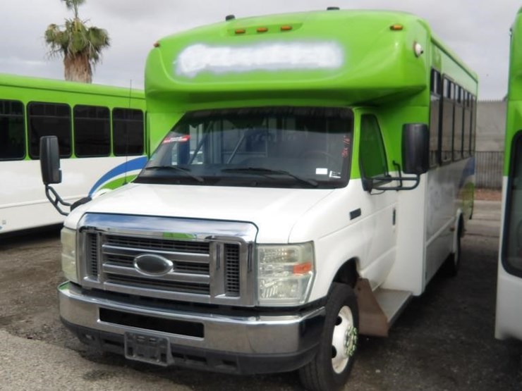 2016-ford-e450-image-1