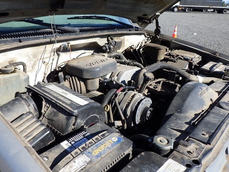 2000-gmc-3500-image-16