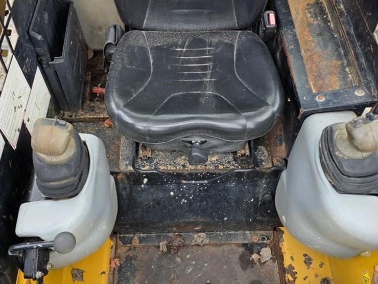 2012-caterpillar-259b3-image-46