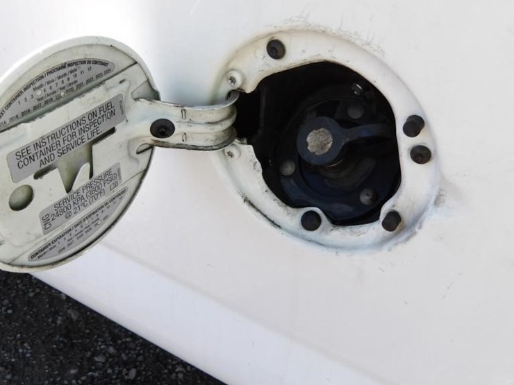 2016-utility-van-image-8