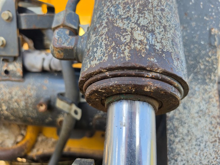 deere-333g-image-68