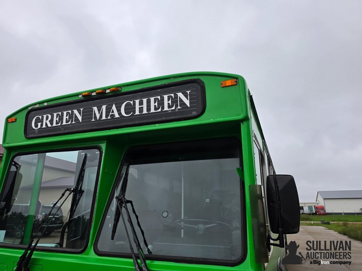 2000-gillig-party-bus-image-16
