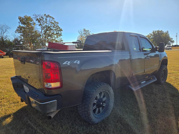 2008-gmc-sierra-2500hd-image-12