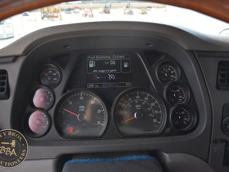 2014-peterbilt-579-image-42