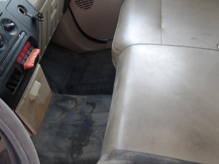 2010-ford-f450-image-24