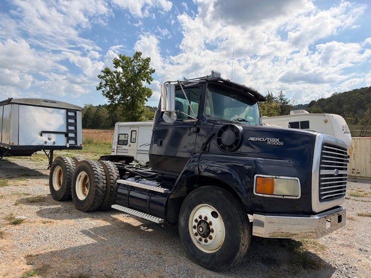 1996-ford-l9000-image-2
