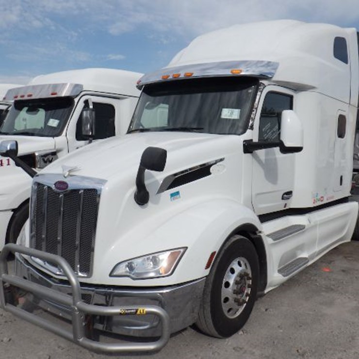 2023 PETERBILT 579