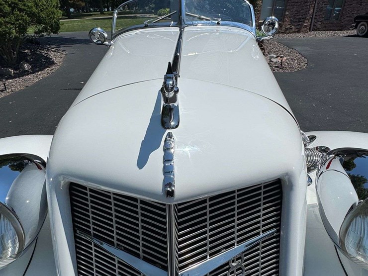 1936-auburn-852-supercharged-boattail-speedster-image-27