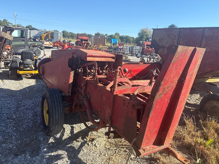 new-holland-310-image-5