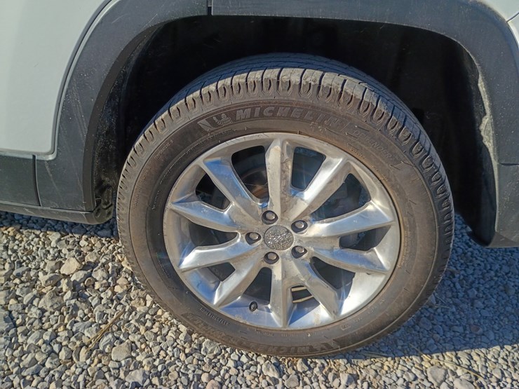 2014-jeep-cherokee-image-76